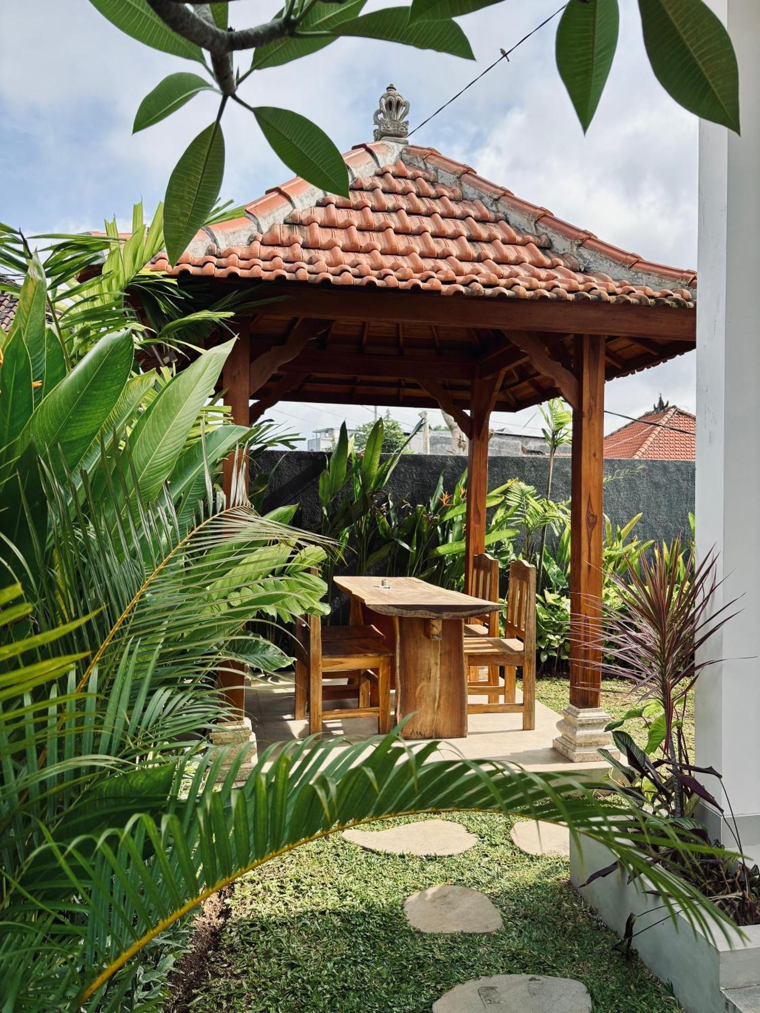 Kampana Homestay Uluwatu Exterior foto